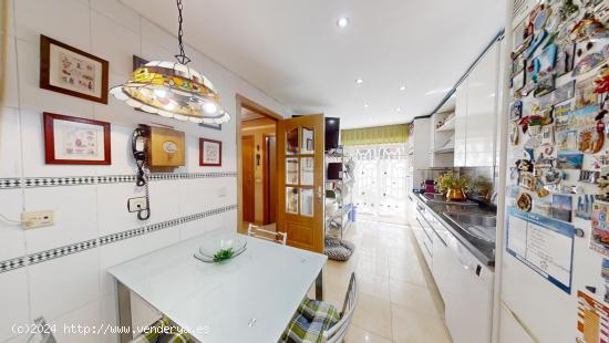 Estupendo Chalet a Venta en San Fernando de Henares - MADRID