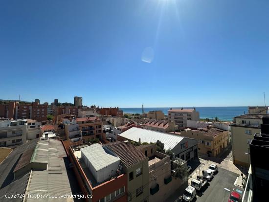 Semi-ático en el Maresme con vistas al mar - BARCELONA