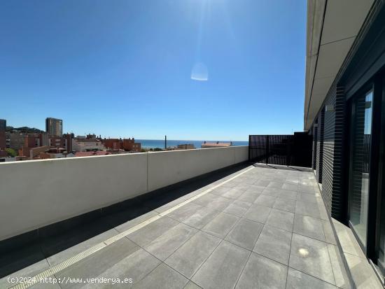 Semi-ático en el Maresme con vistas al mar - BARCELONA