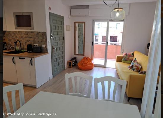 APARTAMENTO EQUIPADO CON LICENCIA TURISTICA LA MATA TORREVIEJA!! - ALICANTE