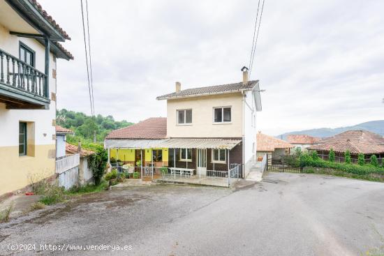 Casa adosada en venta en PERLAVÍA (Oviedo) - ASTURIAS