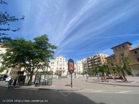 Piso céntrico de dos dormitorios totalmente reformado en Huesca - HUESCA