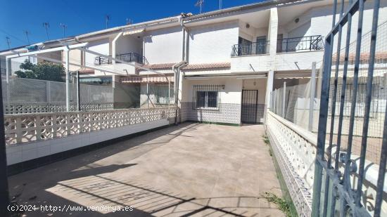 Chalet-adosado muy amplio a 300metros del mar - MURCIA