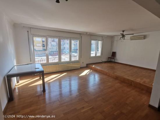 PISO REFORMADO EN VENTA - BARCELONA