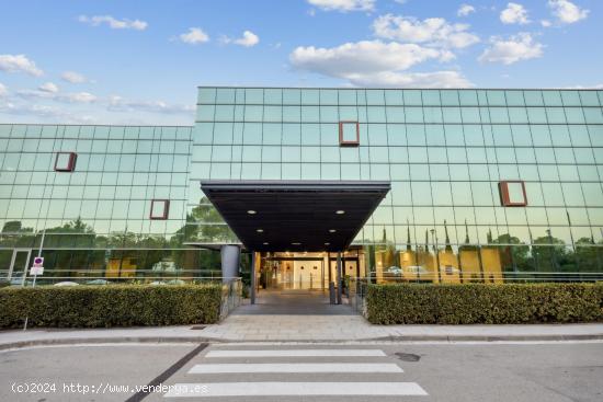 Alquiler de oficinas con todas las comodidades en Sant Cugat del Vallès. - BARCELONA