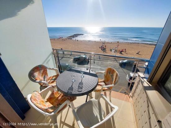 1ª línea con vistas frontales al mar y licencia turística - ALICANTE