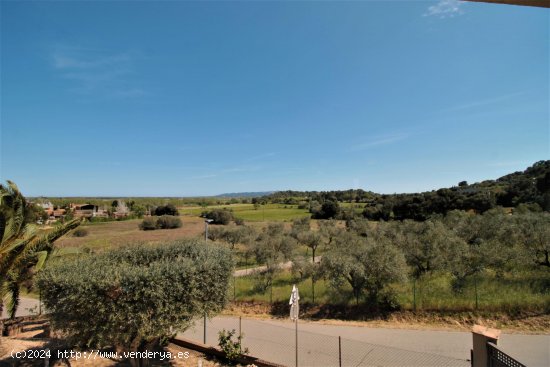 Chalet / Torre en venta  en Gualta - Girona