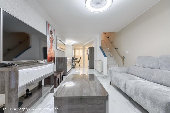 Unifamiliar adosada en venta  en Roses - Girona