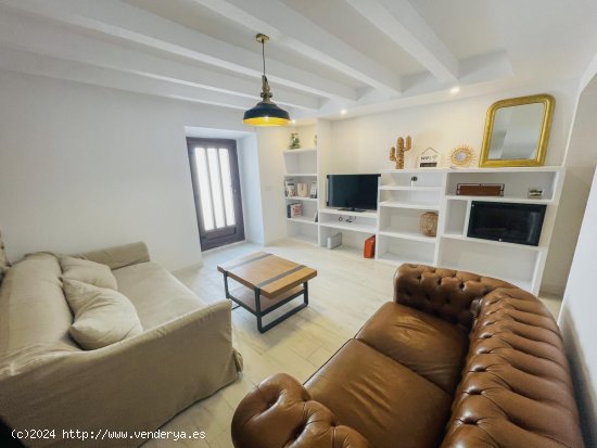 Unifamiliar adosada en venta  en Escala, L - Girona