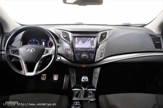 Hyundai i40 1.7 CRDi 104kW (141CV) BlueDrive Tecno de 2017 con 121.275 Km por 15.490 EUR. en Valenci