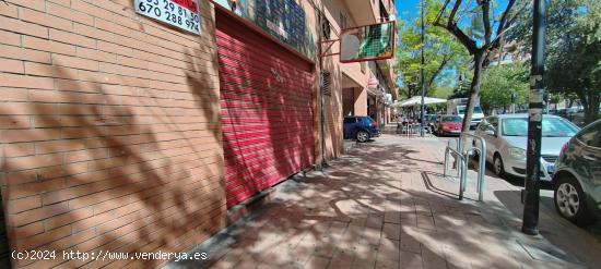  SE ALQUILA LOCAL / BUENA ZONA PARA NEGOCIO / AL LADO DE PLAZA AMÉRICA - Ref. J370 - ALICANTE 