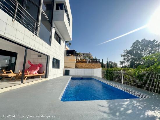 VILLA DE LUJO EN ALQUILER CON VISTAS AL MAR EN LA COVETA FUMÁ!!! - ALICANTE