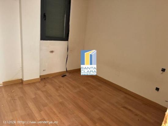 PISO EN VENTA DE 3 DORMITORIOS, BAÑO, ASEO Y PLAZA DE GARAJE CERRADA EN MONFARRACINOS, ZAMORA. - ZA