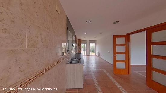 Casa en venta sin posesión. - BARCELONA