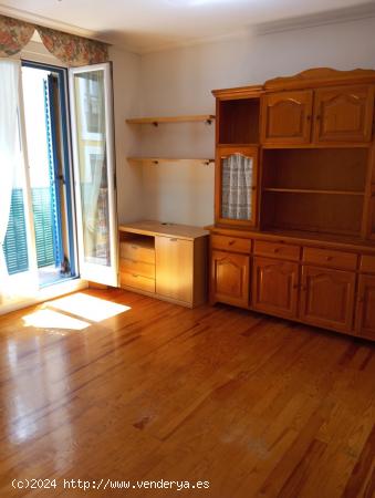 VENTA PRECIOSO PISO CON ASCENSOR EN EL CASCO VIEJO DE PAMPLONA - NAVARRA