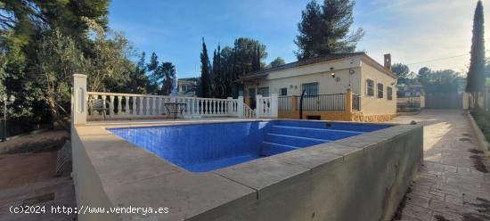 Chalet independiente en venta Pedralba - VALENCIA