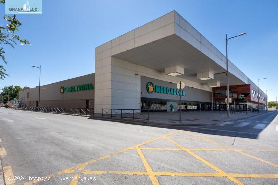 Local comercial junto a Plaza de Toros - GRANADA