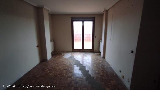 PISO TIPO DUPLEX EN VEGUELLINA DE ORBIGO - LEON