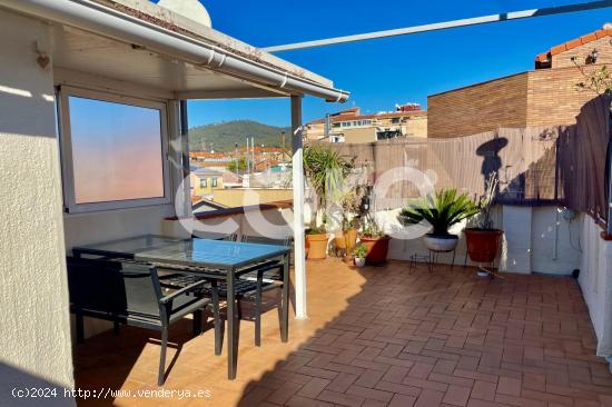 Piso con amplia terraza y bonitas vistas. - BARCELONA