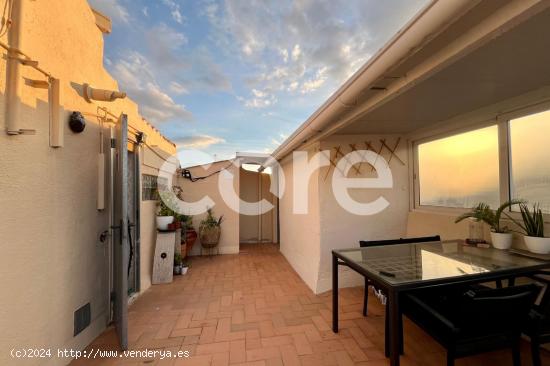 Piso con amplia terraza y bonitas vistas. - BARCELONA