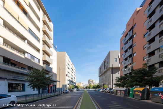 Local comercial en el Campus de la Salud - GRANADA