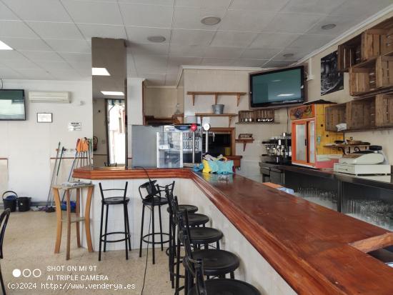 LOCAL CON NEGOCIO DE CAFETERIA EN VENTA! - BARCELONA