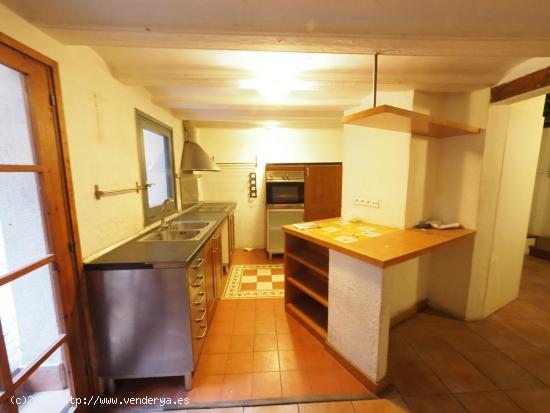 SE VENDE PISO EN BARCELONA, ZONA EL RAVAL - BARCELONA