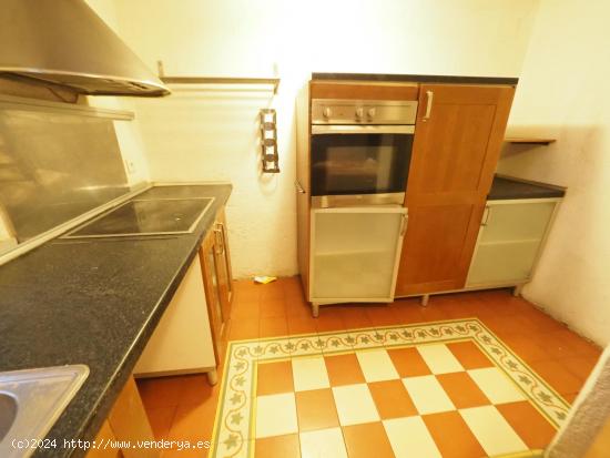 SE VENDE PISO EN BARCELONA, ZONA EL RAVAL - BARCELONA