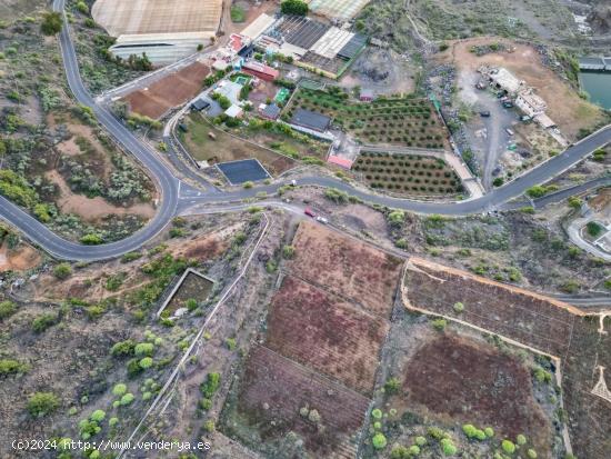 Terreno rústico en venta junto a la autopista TF-1 en Guia de Isora - SANTA CRUZ DE TENERIFE