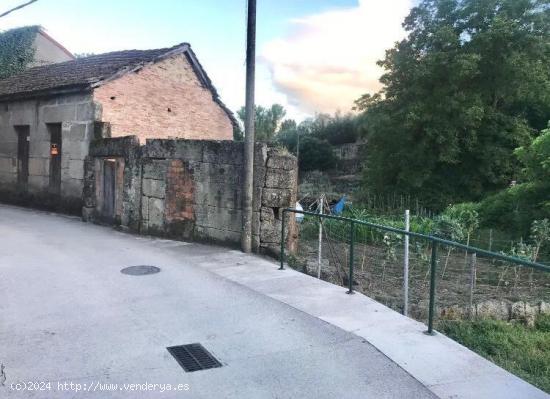  Se vende casa de piedra para reformar en Leiro - ORENSE 