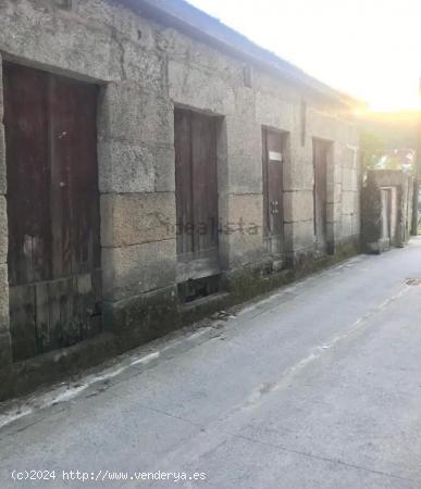 Se vende casa de piedra para reformar en Leiro - ORENSE