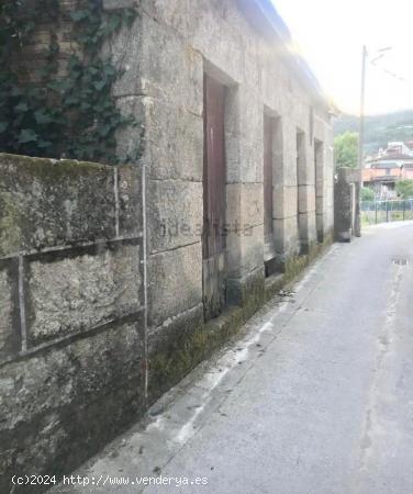 Se vende casa de piedra para reformar en Leiro - ORENSE