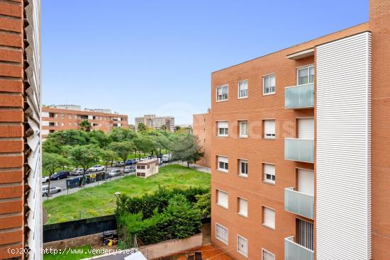 VENTA DE PISO 3 HABITACIONES CON PARKING EN CALLE BISBE GRAU - REUS - TARRAGONA