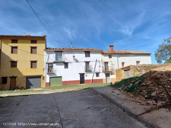  Venta de casa unifamiliar en La Iglesuela del Cid (Teruel) - TERUEL 