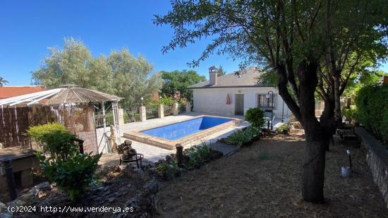 VENTA CHALET CON PISCINA EN MONDEJAR - GUADALAJARA