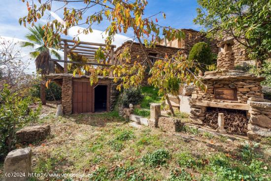 Cortijo en el Valle del Poqueira - GRANADA