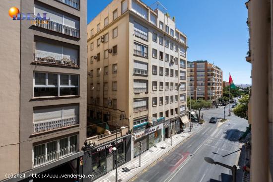 PISO CON 214 M2 EN RECOGIDAS - GRANADA