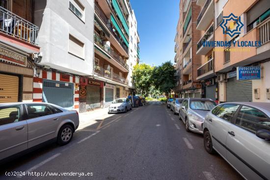 Local comercial junto a Plaza de Toros - GRANADA