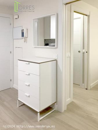 Apartamento amueblado en calle principal del centro de Teruel con garaje. - TERUEL