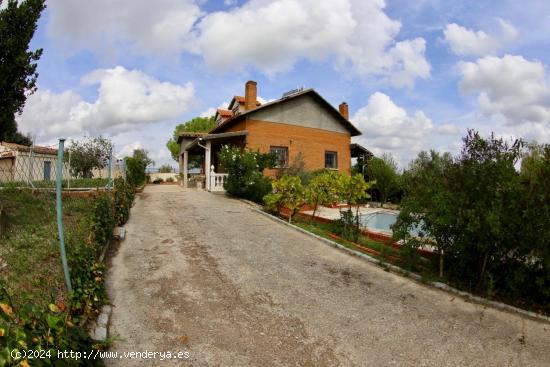 Se vende casa independiente con piscina en Mentrida Toledo - TOLEDO