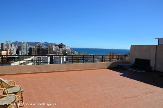 SE VENDE ATICODUPLEX CON TERRAZA DE 100 M2 Y VISTAS AL MAR EN LA CALA VILLAJOYOSA! - ALICANTE