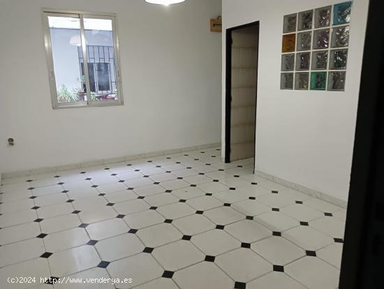 PISO EN ZONA ENTRE SAN LORENZO Y COSTANILLAS ( CORDOBA ) - CORDOBA