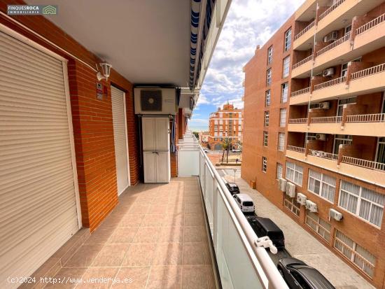 A 200 metros de la playa Apartamento de 2 Dormitorios, Terraza, Piscina Comunitaria y Parking - TARR