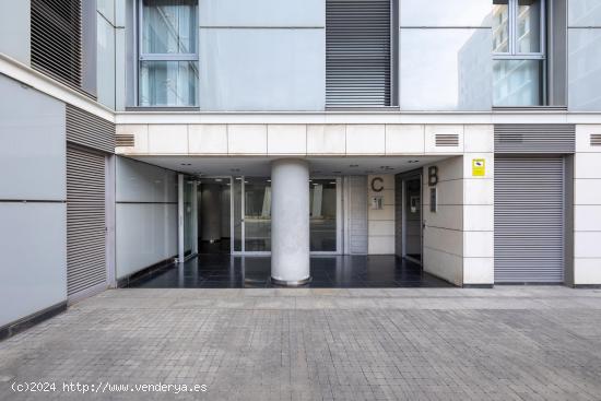 Estupendo piso en calle Arabial en edificio Ramade, con plaza de garaje y trastero opcional. - GRANA