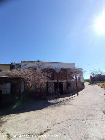  Gran Chalet en zona Camino  Valhondo- La Montaña - CACERES 