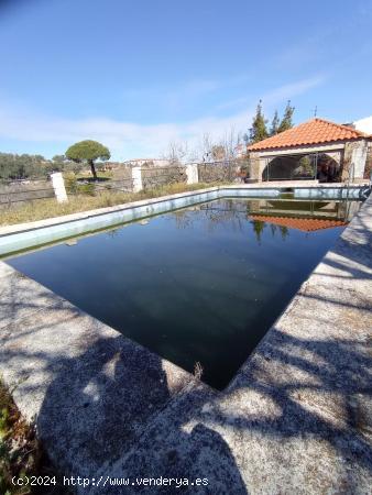 Gran Chalet en zona Camino  Valhondo- La Montaña - CACERES