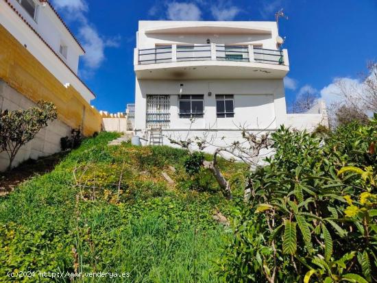  Preciosa vivienda con preciosas vistas  en el Faro de puntacarnero - Algeciras - CADIZ 