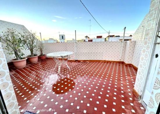 ATICO CON AMPLIA TERRAZA EN PATRAIX PARA ENTRAR A VIVIR!! - VALENCIA