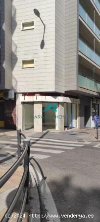 Local comercial  en venta  o alquiler en un tramo excelente de la Avenida Portugal - SALAMANCA