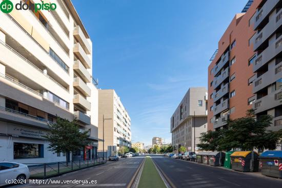 Local comercial en el Campus de la Salud - GRANADA